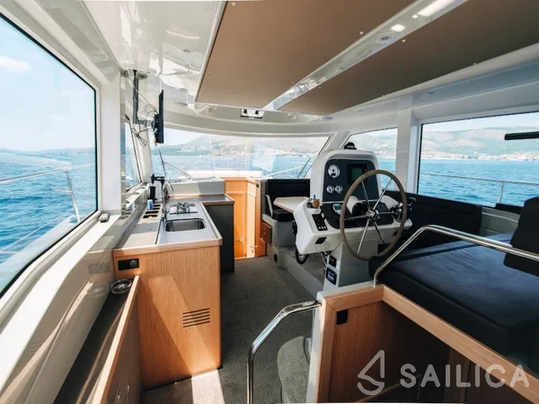 Bavaria E40 Fly - Yacht Charter Sailica