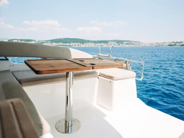 Bavaria E40 Fly - Yacht Charter Sailica