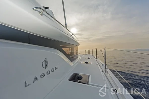 Lagoon 50 - Yacht Charter Sailica