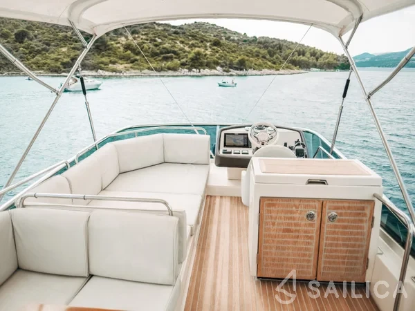 Monte Carlo 5 - Yacht Charter Sailica