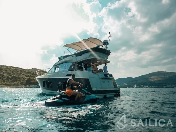 Monte Carlo 5 - Yacht Charter Sailica