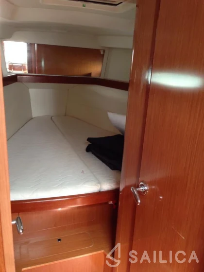 Oceanis 40 - Yacht Charter Sailica