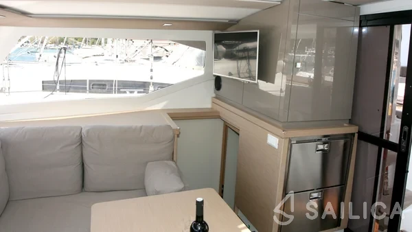 Lucia 40 - Yacht Charter Sailica
