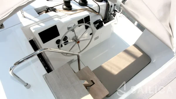Lucia 40 - Yacht Charter Sailica