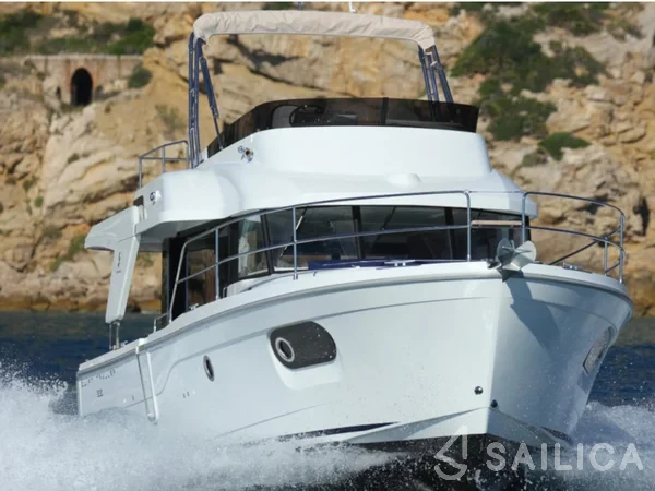 Swift Trawler 35 - Yacht Charter Sailica