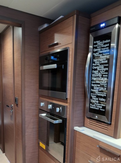 Lagoon 620 - Yacht Charter Sailica