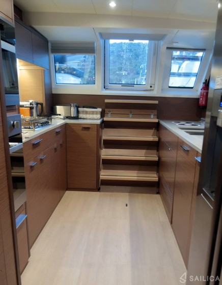 Lagoon 620 - Yacht Charter Sailica