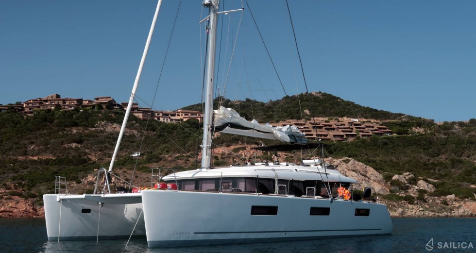 Lagoon 620 - Yacht Charter Sailica