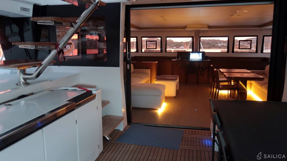 Lagoon 620 - Yacht Charter Sailica