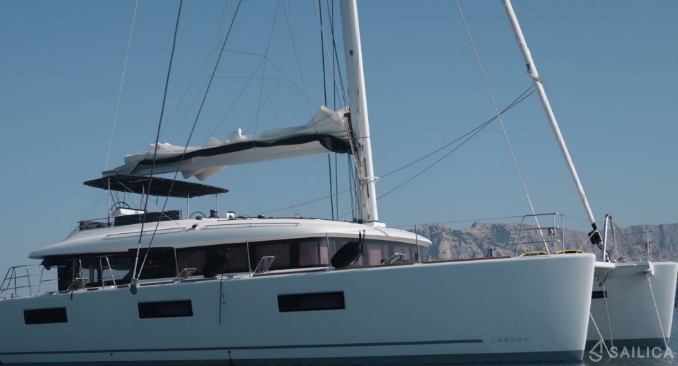 Lagoon 620 - Yacht Charter Sailica