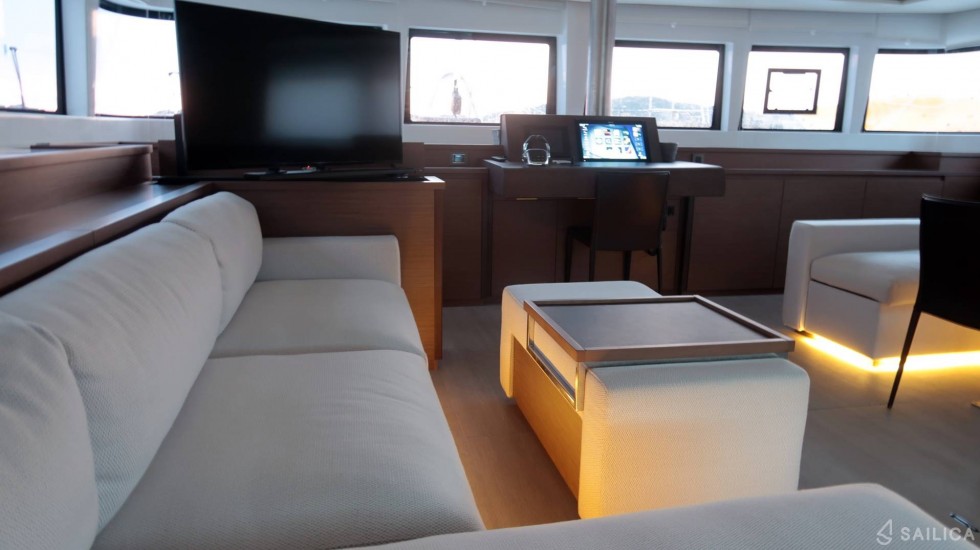 Lagoon 620 - Yacht Charter Sailica