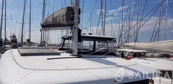 Lagoon 42 - Yacht Charter Sailica
