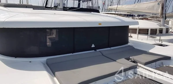 Lagoon 42 - Yacht Charter Sailica