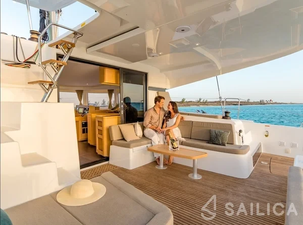Lagoon 42 - Yacht Charter Sailica