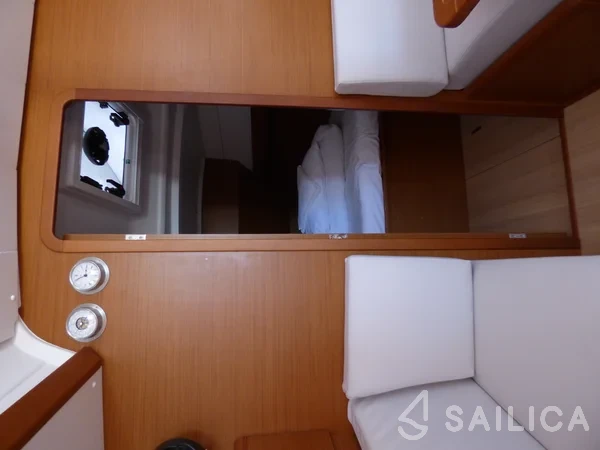 Sun Odyssey 389 - Yacht Charter Sailica