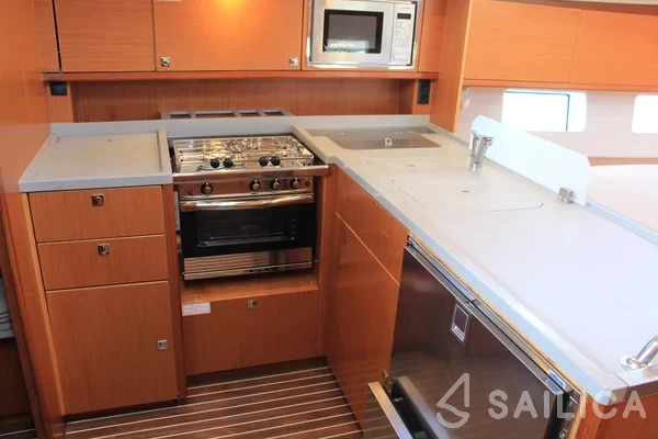 Bavaria C45 Style - Yacht Charter Sailica