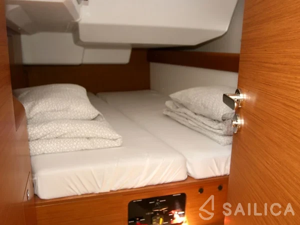 Sun Odyssey 479 - Yacht Charter Sailica
