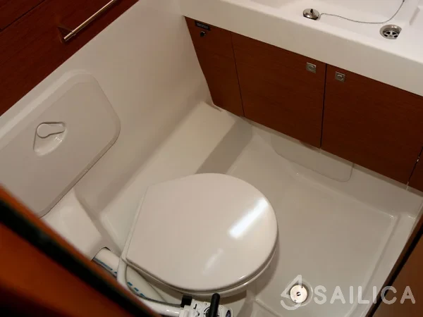 Sun Odyssey 479 - Yacht Charter Sailica