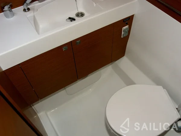 Sun Odyssey 479 - Yacht Charter Sailica