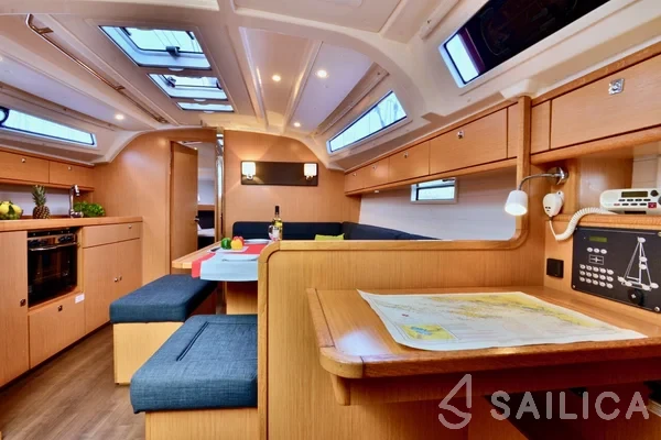 Bavaria 41 Cruiser - Yacht Charter Sailica