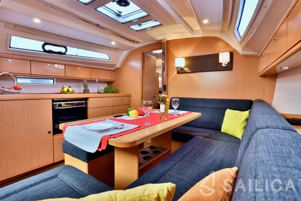 Bavaria 41 Cruiser - Yacht Charter Sailica