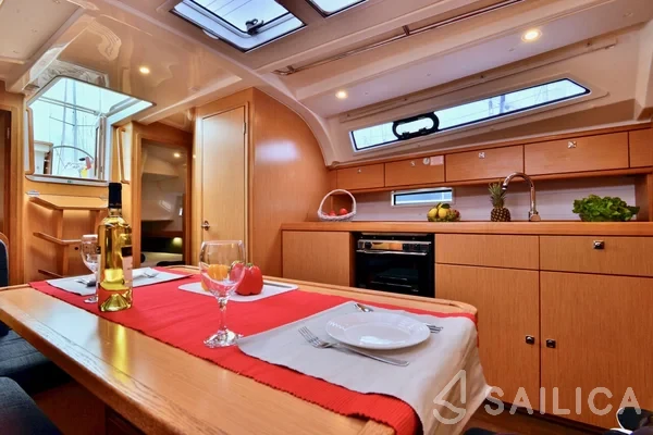 Bavaria 41 Cruiser - Yacht Charter Sailica