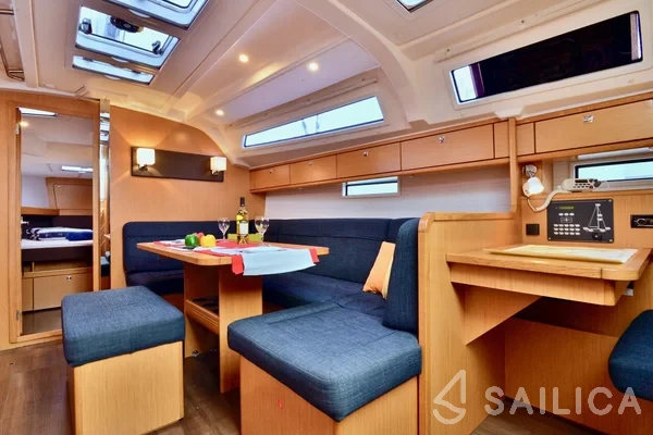 Bavaria 41 Cruiser - Yacht Charter Sailica