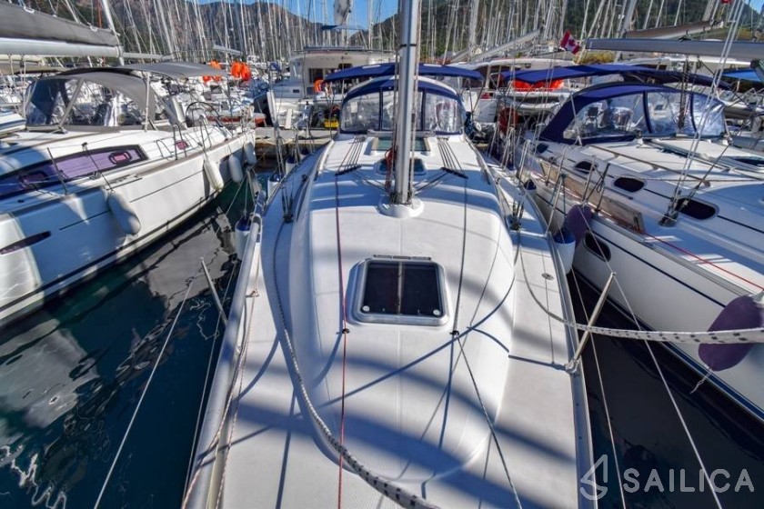 Sun Odyssey 37 - Yacht Charter Sailica