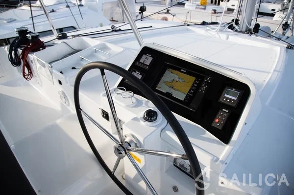 Lagoon 450  Flybridge - Yacht Charter Sailica