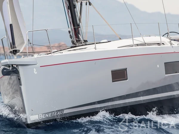 Oceanis 51.1 - Yacht Charter Sailica