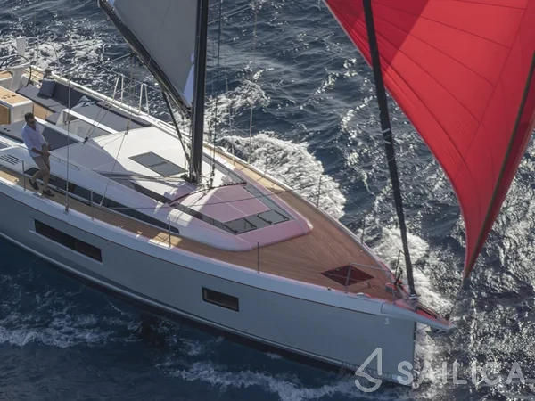 Oceanis 51.1 - Yacht Charter Sailica