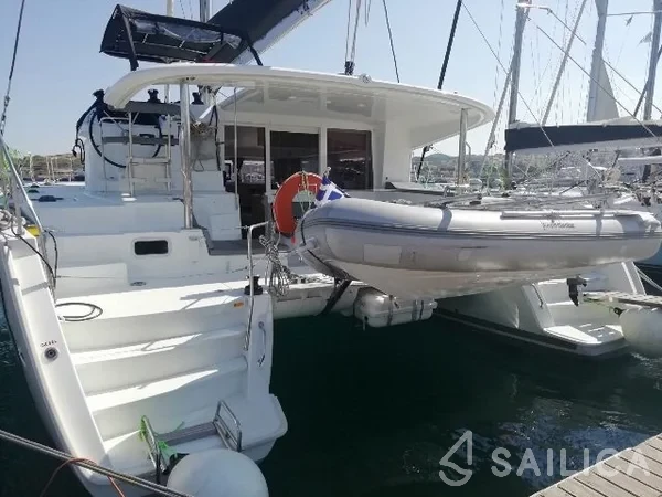 Lagoon 400 S2 - Yacht Charter Sailica