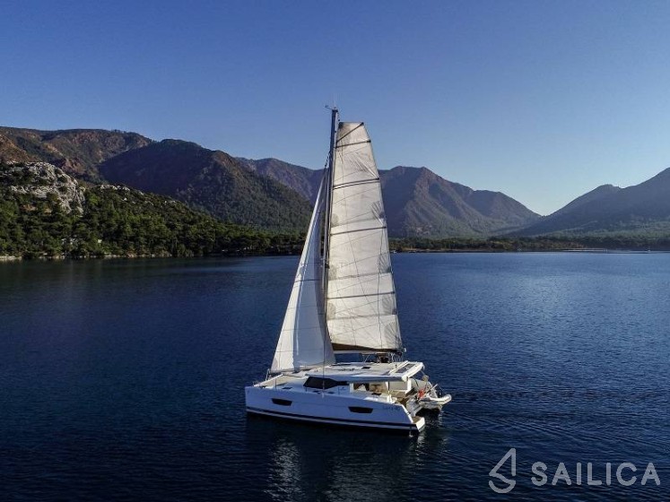 Lucia 40 - Yacht Charter Sailica