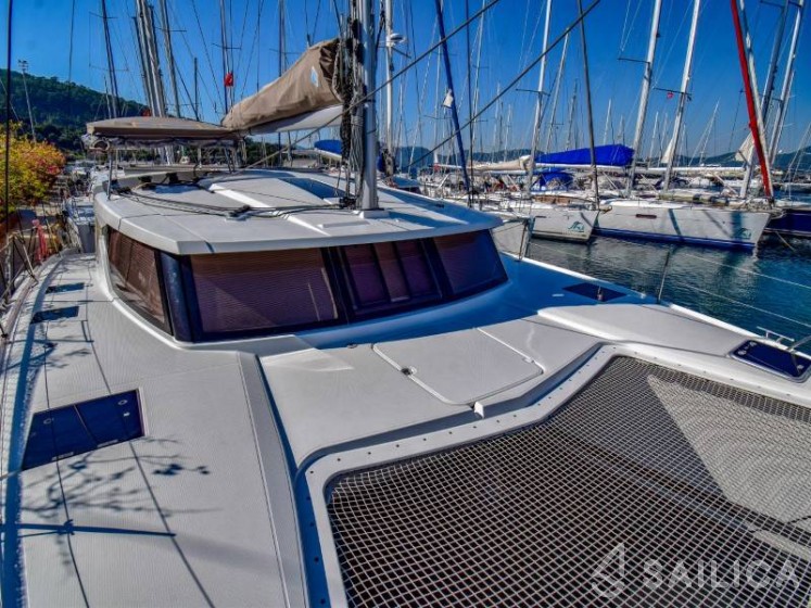 Lucia 40 - Yacht Charter Sailica