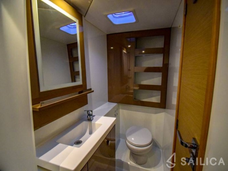 Lucia 40 - Yacht Charter Sailica
