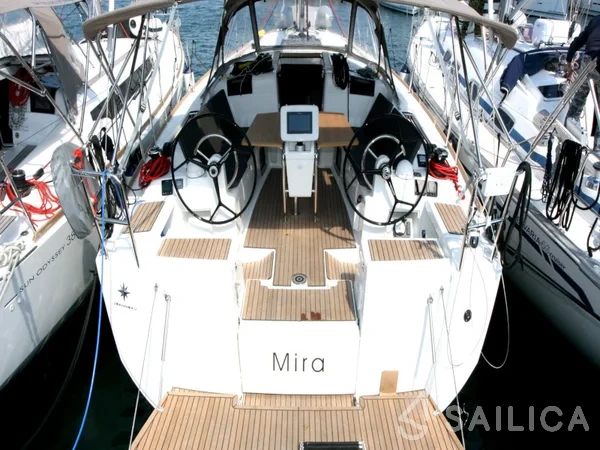 Sun Odyssey 419 - Yacht Charter Sailica