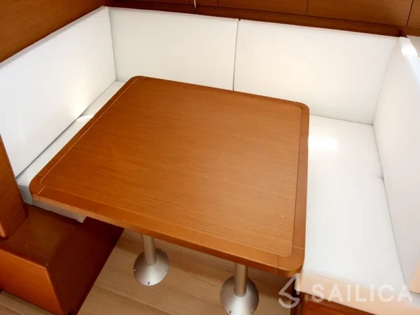 Sun Odyssey 419 - Yacht Charter Sailica