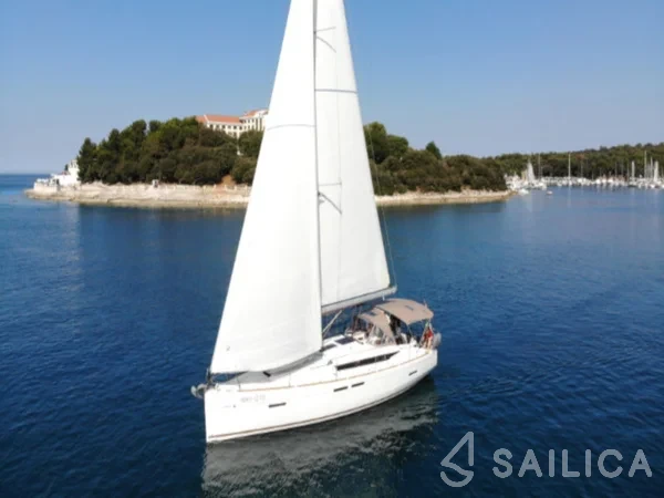 Sun Odyssey 419 - Yacht Charter Sailica