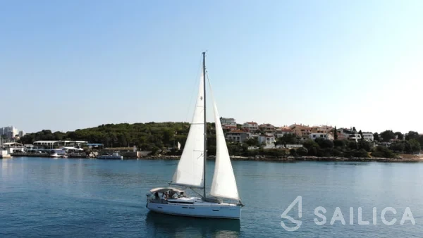 Sun Odyssey 419 - Yacht Charter Sailica