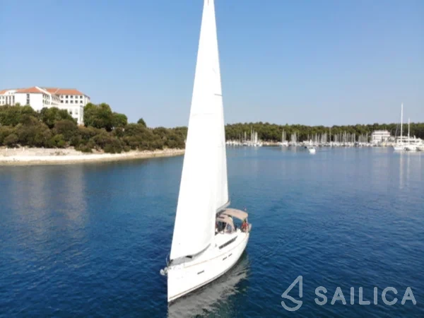 Sun Odyssey 419 - Yacht Charter Sailica