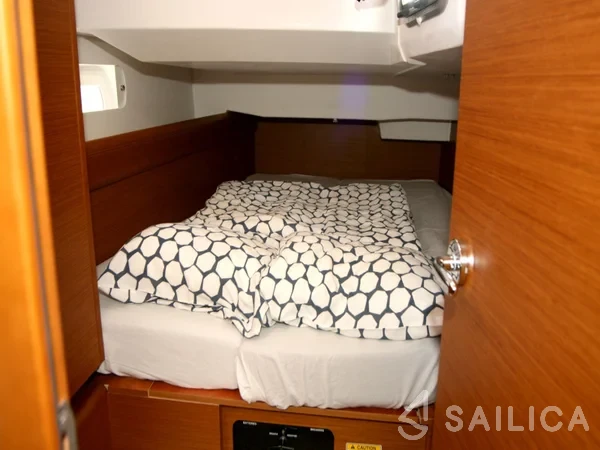 Sun Odyssey 419 - Yacht Charter Sailica