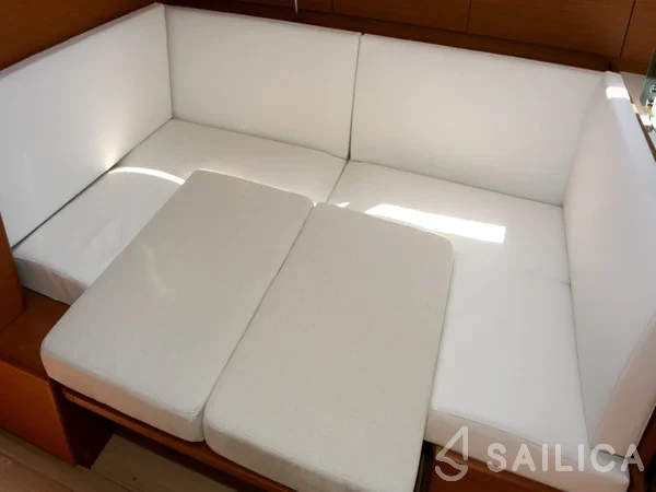 Sun Odyssey 419 - Yacht Charter Sailica