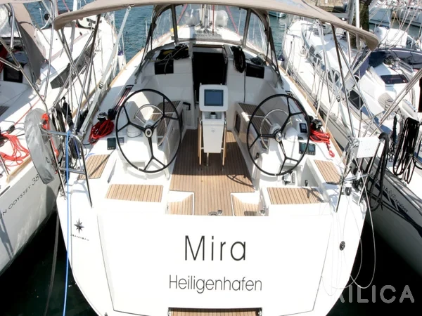 Sun Odyssey 419 - Yacht Charter Sailica