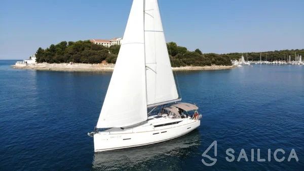 Sun Odyssey 419 - Yacht Charter Sailica
