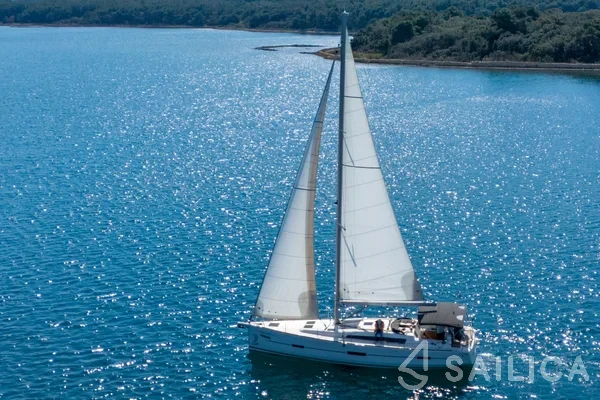 Dufour 460 GL - Yacht Charter Sailica