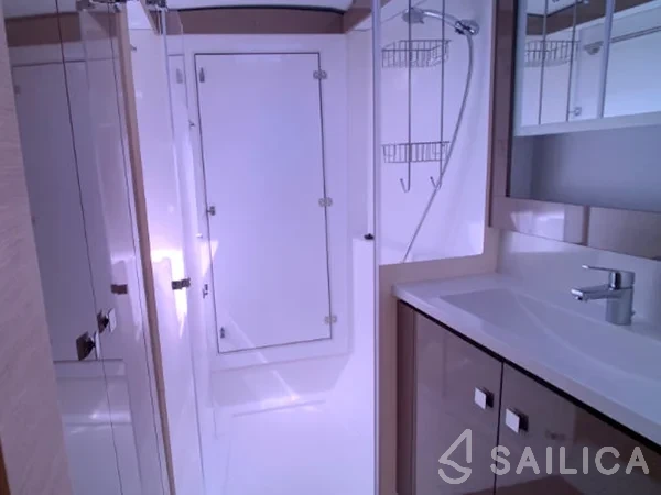 Lucia 40 - Yacht Charter Sailica