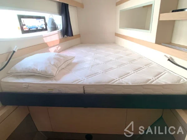Lucia 40 - Yacht Charter Sailica