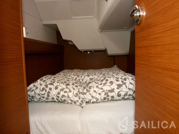 Sun Odyssey 389 - Yacht Charter Sailica