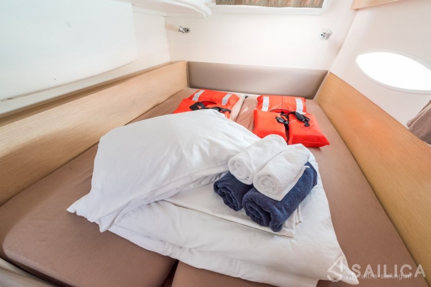 Lipari 41 - Yacht Charter Sailica