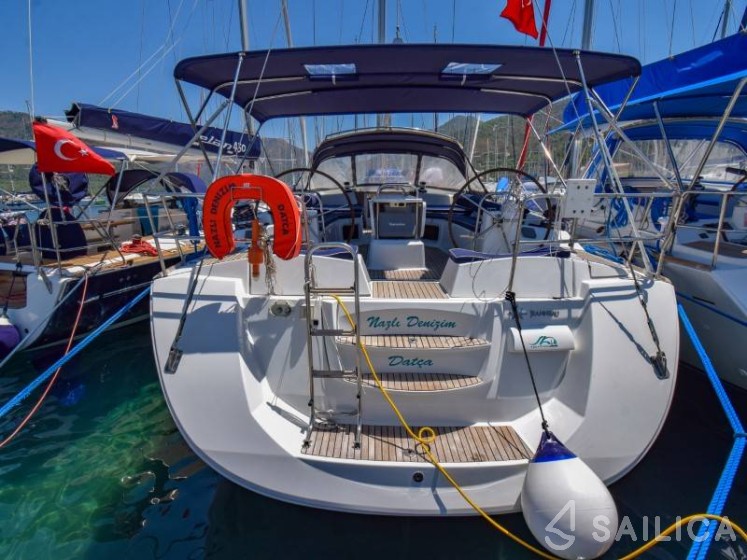 Jeanneau 53 - Yacht Charter Sailica